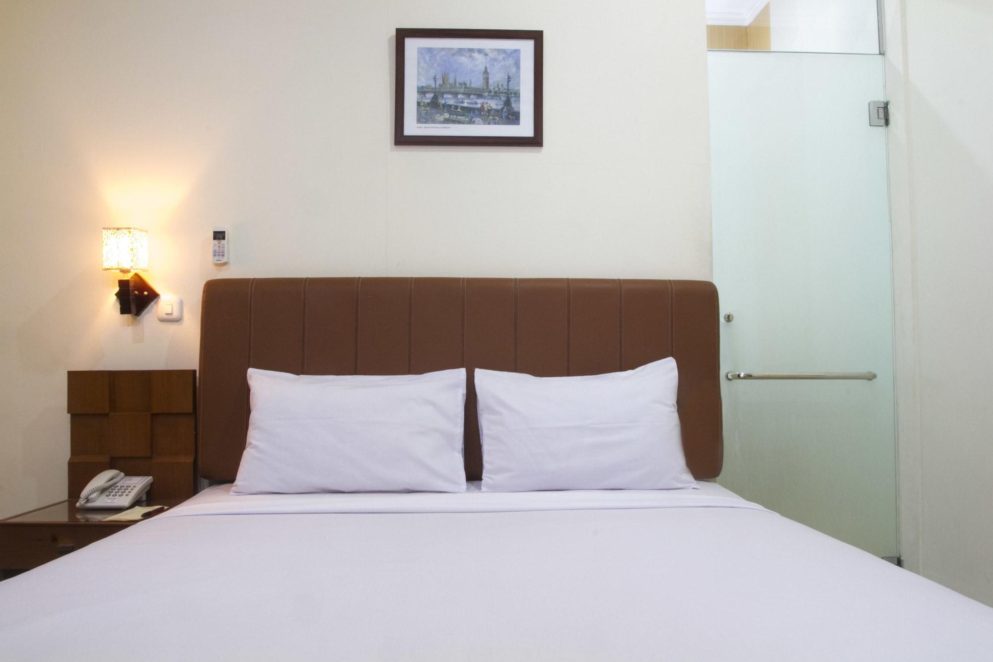 Hotel House Of Arsonia Tulip Jakarta Exterior foto